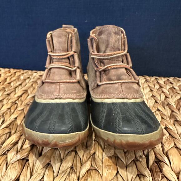 Sorel Women's Out n About Duck Boots sz 6 Leather Waterproof Boots - Picture 2 of 8